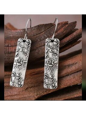 Decorative Flower Boho  bar earrings